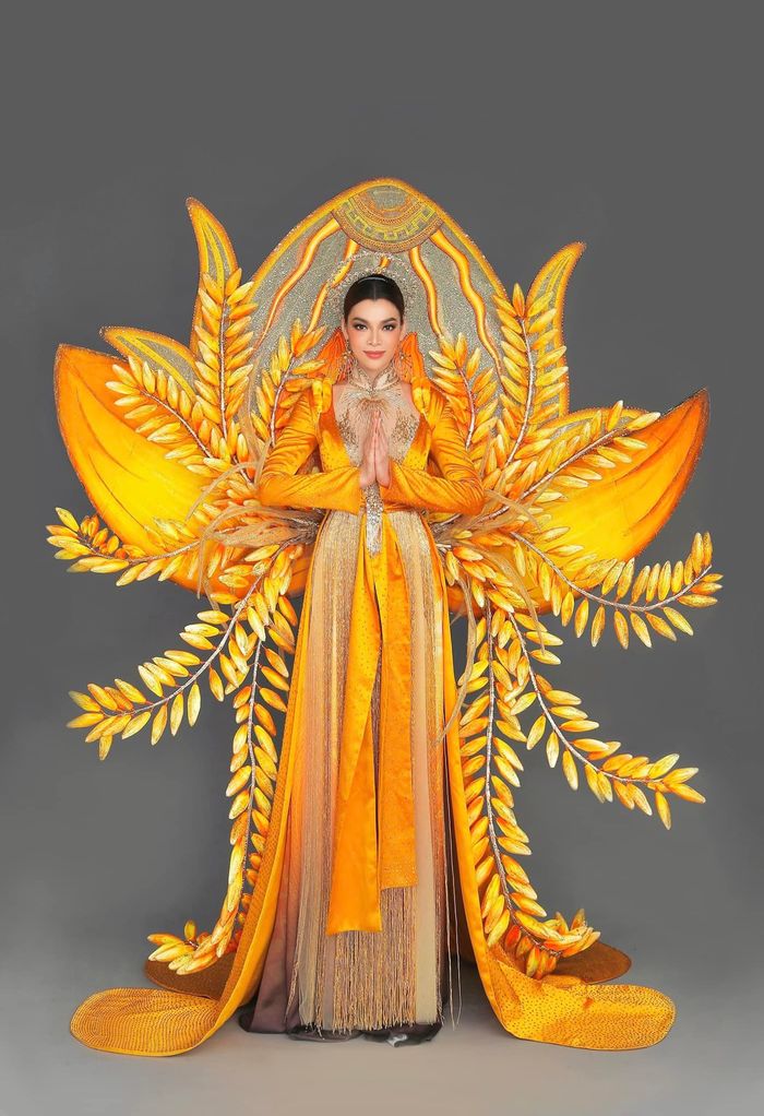 Trang phục dân tộc của Trân Đài tại Hoa hậu Chuyển giới Quốc tế 2022