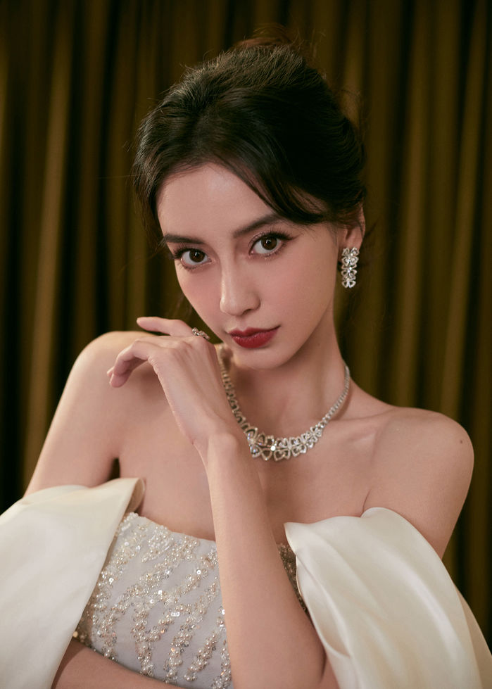 Từng bị anti chê da xấu, Angela Baby hẹn 10 năm sau nhìn lại diện mạo