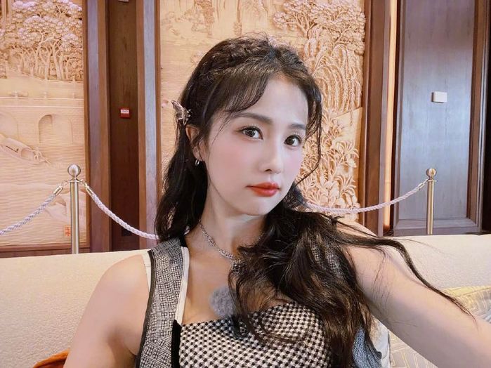 Tuổi thật sao Hoa, Hàn, US-UK: Ai nghĩ Dua Lipa bằng tuổi Jisoo
