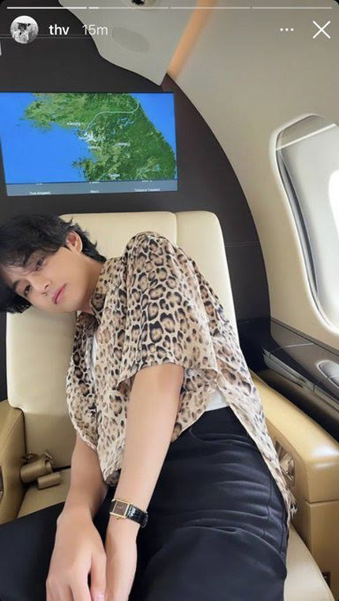 V (BTS) xả ảnh đẹp như tạc tại Paris: Visual bất chấp mọi góc chụp