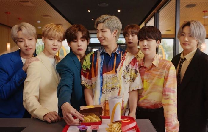 Idol Kpop giàu do đâu: Làm đại sứ thương hiệu thu cũng thu về bạc tỷ