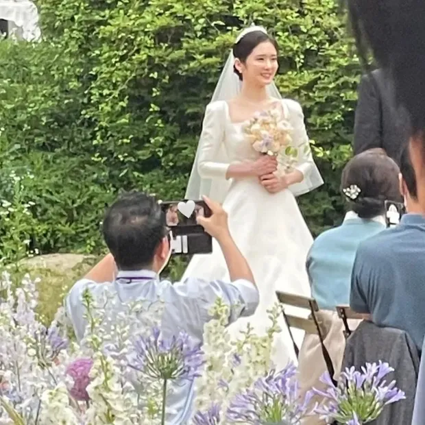 Visual cô dâu Jang Nara quá đỉnh: Trang điểm nhẹ mà vẫn xinh đứ đừ