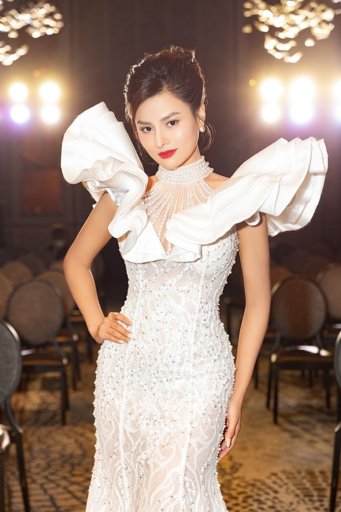 Vũ Thu Phương đau lòng vì phải loại thí sinh, ví HHHV là mùa All Stars