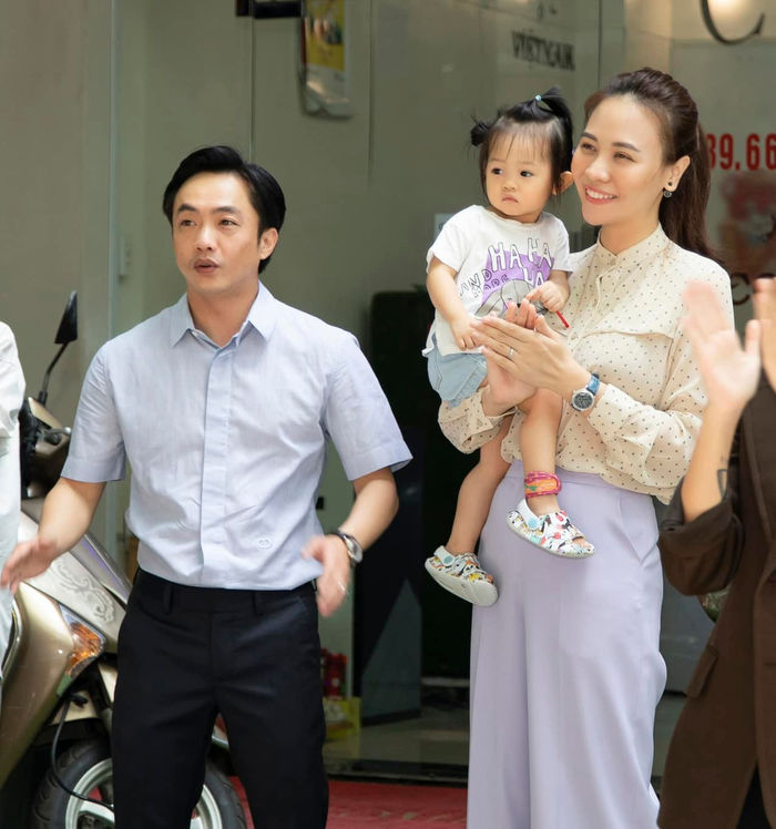 Xe nôi của con sao Việt: Chi Bảo bỏ 160 triệu tậu cho quý tử