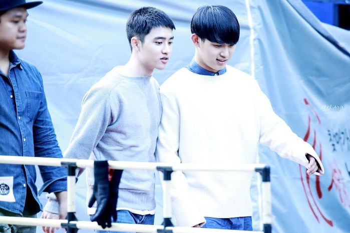 Các thần tượng Kpop là bạn cùng lớp: Lớp học siêu sao có tận 6 idol