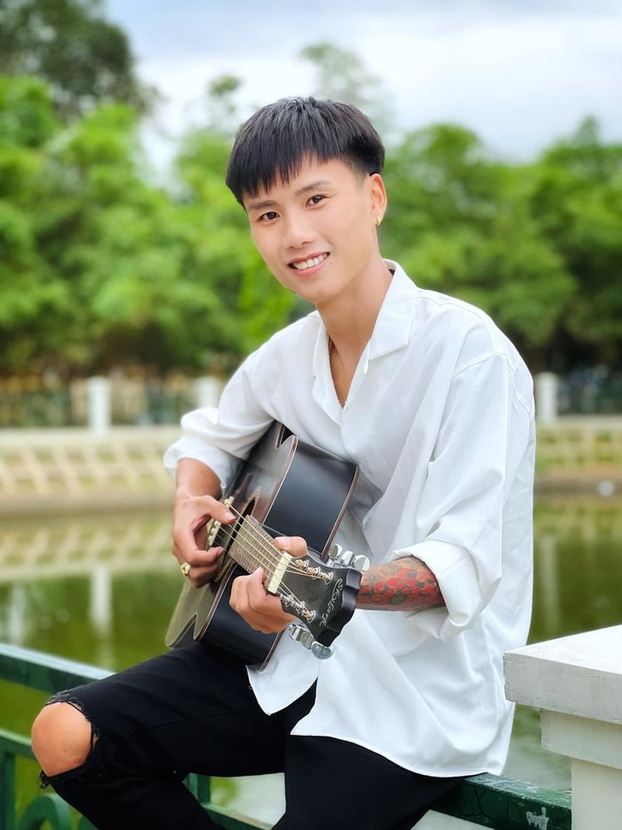 Chán làm TikToker, Đạt Villa lấn sân ca sĩ: Giọng hát live gây lú