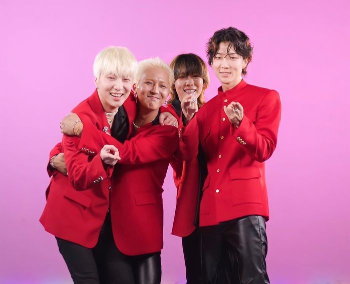 Idol suýt ra mắt trong nhóm khác: Mino từng là thành viên Block B