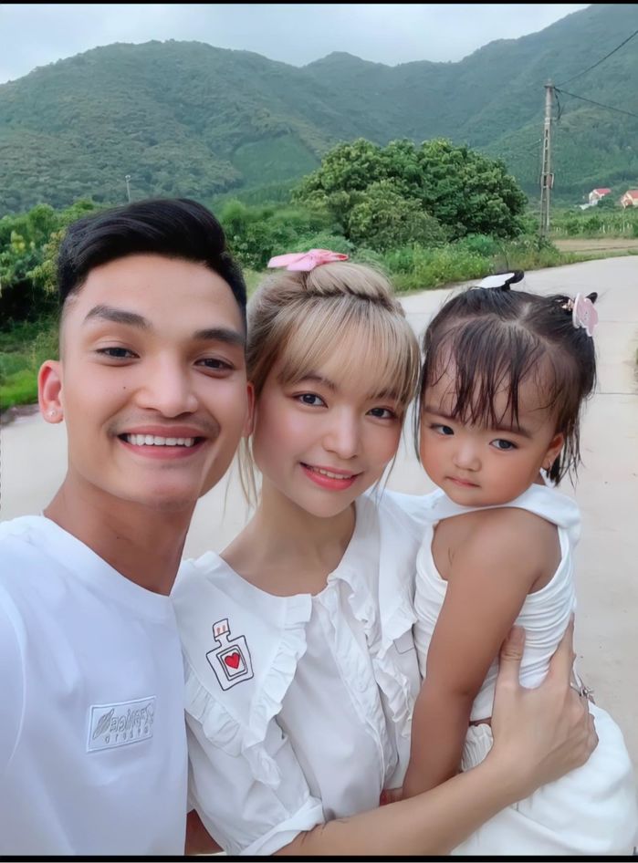 Sao Việt đợi con cứng cáp mới kết hôn: Khánh Thi chụp ảnh cưới ở Pháp