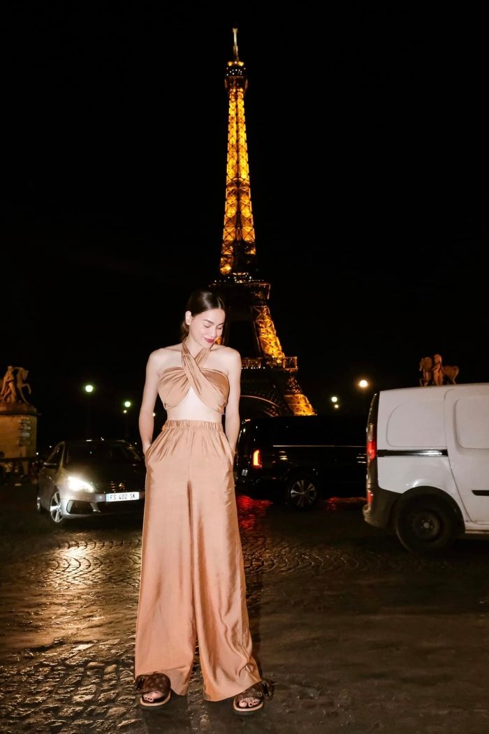 Mỹ nhân Việt khoe street style mùa hè ở trời Tây