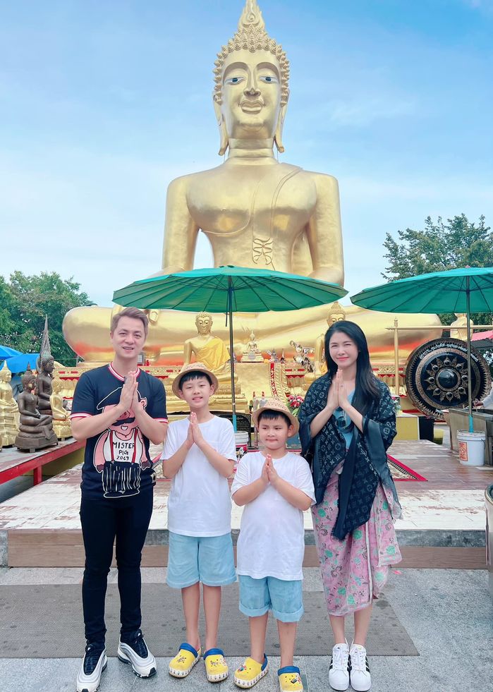 Ảnh hot sao Việt 16/7: Thùy Tiên hỏi Quang Linh lý do chỉ follow mình