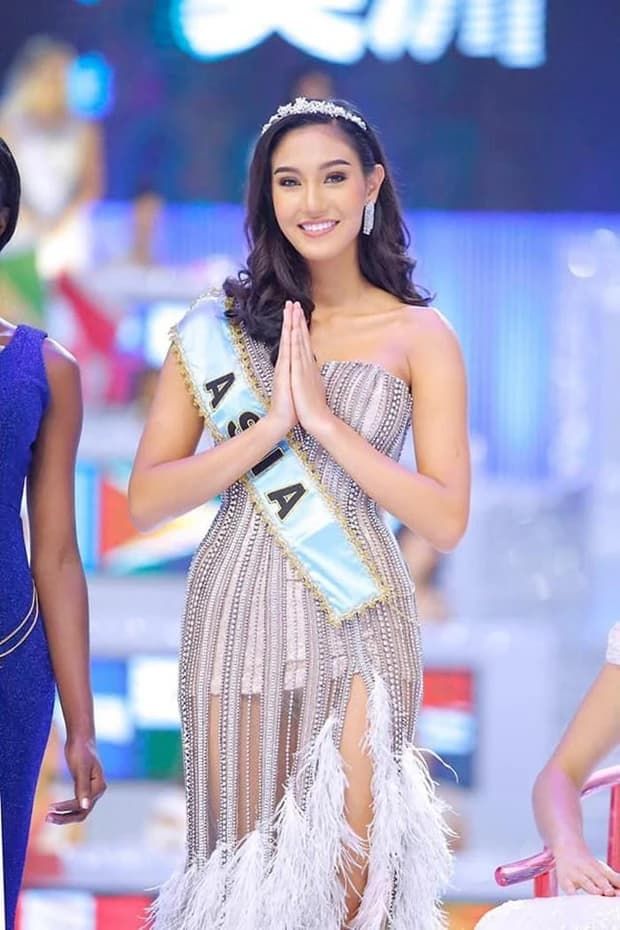 Á hậu Miss World đụng váy Việt Phương Thoa thi Miss Universe Thailand