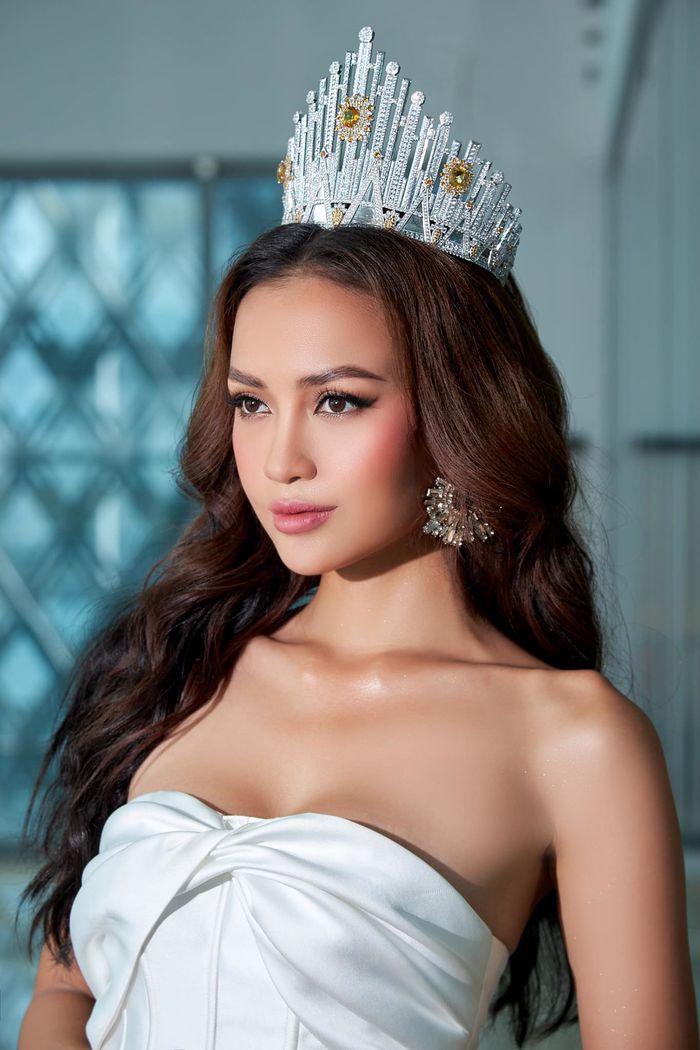 Á hậu Vũ Hoàng My trực tiếp đào tạo Ngọc Châu thi Miss Universe 2022