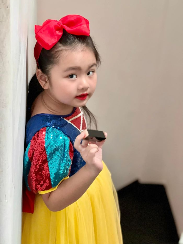 Ái nữ nhà Vân Trang: 6 tuổi đã nối nghiệp diễn xuất của mẹ