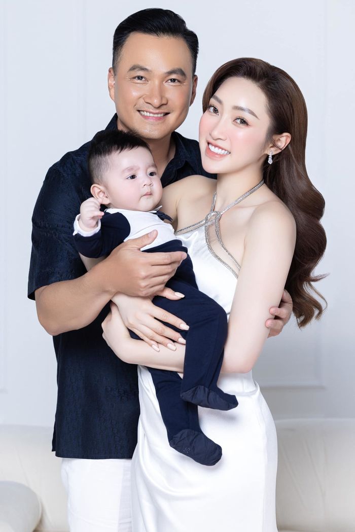 Ảnh hot sao Việt 22/7: Nam Em đeo cánh như thiên thần
