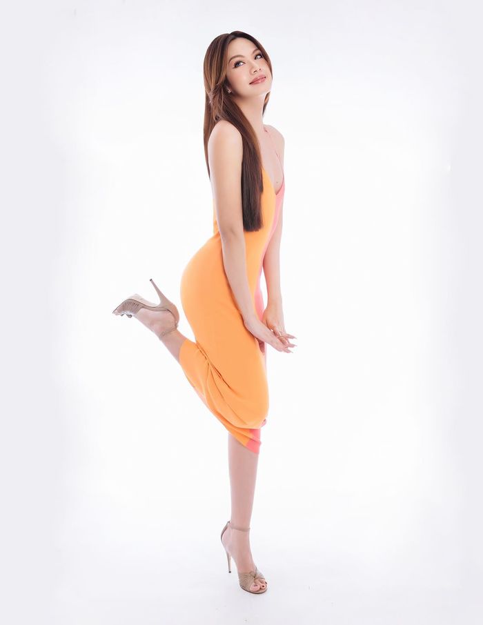 Ảnh hot sao Việt 27/7: Dàn sao đổ bộ tiệc mừng của Khánh Vân