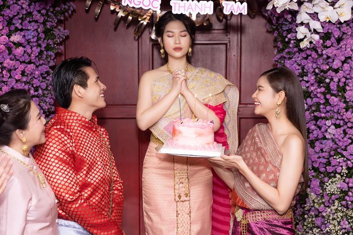 Ảnh hot sao Việt 3/7: Dàn sao mặc đồ Thái dự sinh nhật Ngọc Thanh Tâm