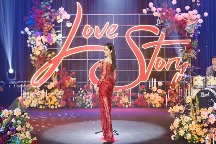Ảnh hot sao Việt 8/7: Nam Em diện váy dạ hội Chung kết Miss World VN