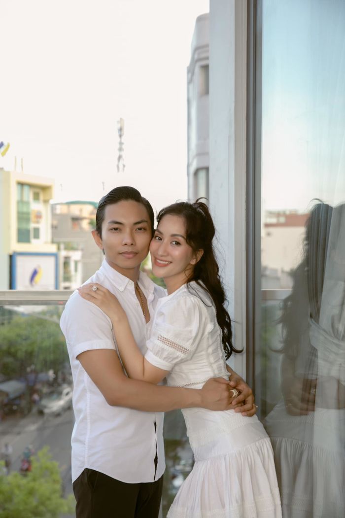Sao Việt đợi con cứng cáp mới kết hôn: Khánh Thi chụp ảnh cưới ở Pháp