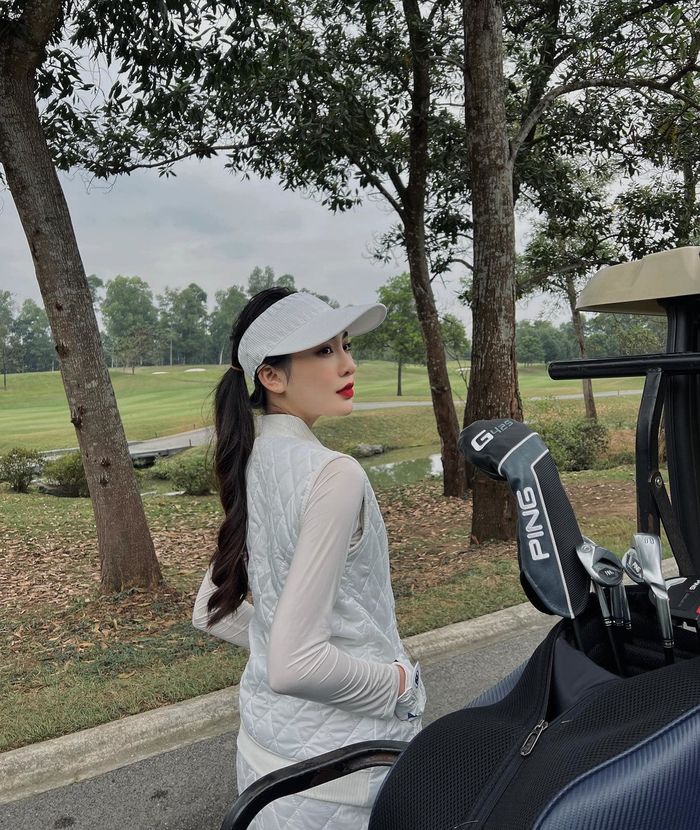 Bản sao Phạm Băng Băng đi thi người mẫu: Dáng chuẩn nhờ đánh golf