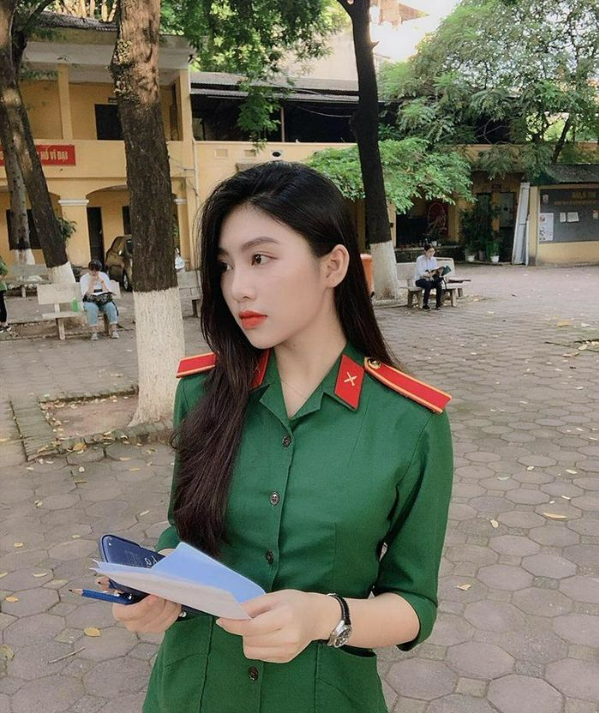 Bản sao Phạm Băng Băng đi thi người mẫu: Dáng chuẩn nhờ đánh golf