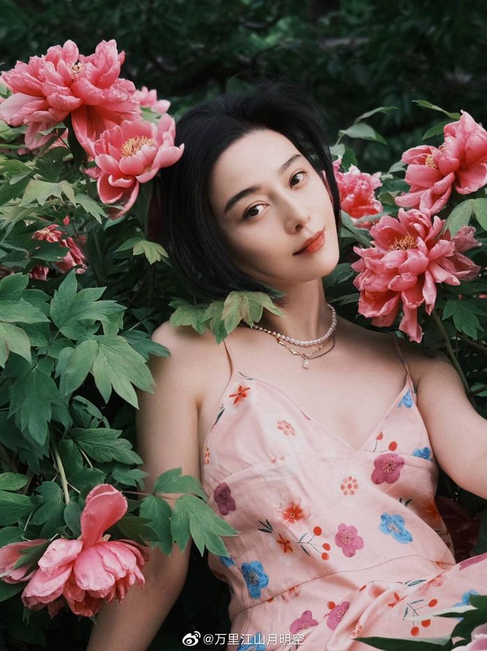 Băng Phạm chính thức tái xuất: Khí chất sang chảnh trong vai bà trùm