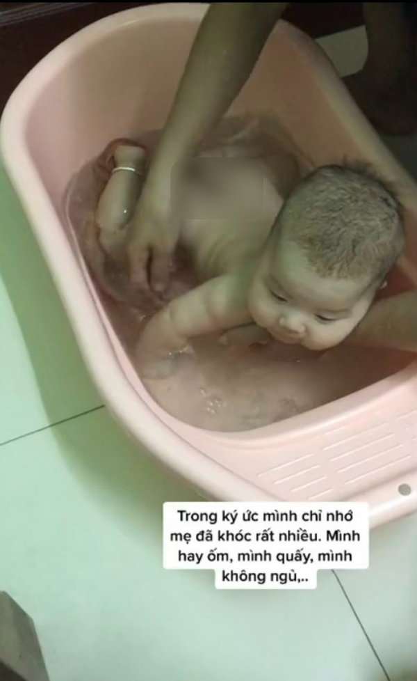 Người vợ kế yêu thương con riêng của chồng như con ruột gây cảm động