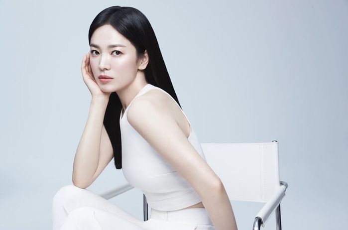 Bí quyết có làn da không tuổi như Song Hye Kyo: Rửa mặt bằng nước ấm