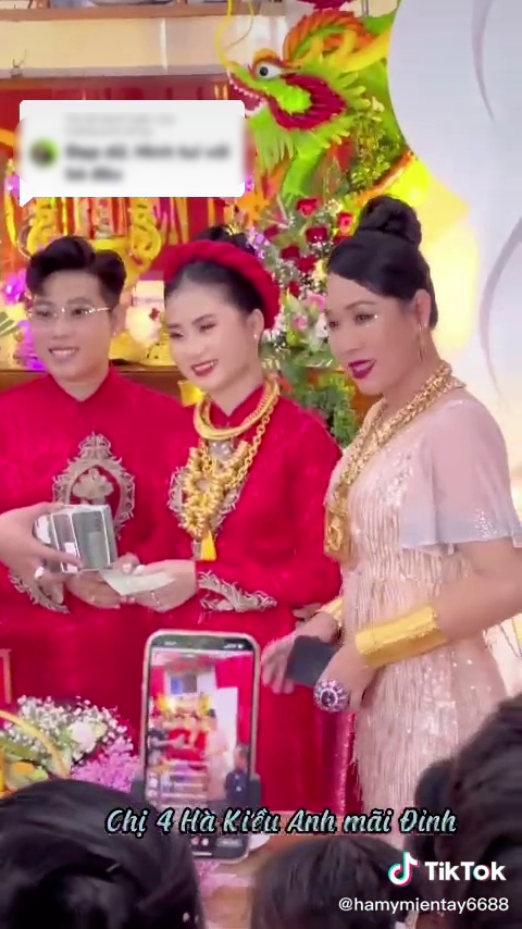 LGBT được mùa cưới: Có người kết hôn được tặng 1,5 tỷ