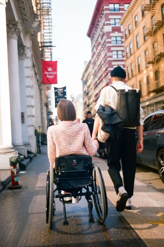 Cái kết ngọt lịm của chàng trai gốc Việt và cô gái Mỹ khiếm khuyết