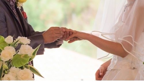 Cặp đôi kết hôn sau chưa đầy 24 tiếng hẹn hò: Có quá vội vàng?