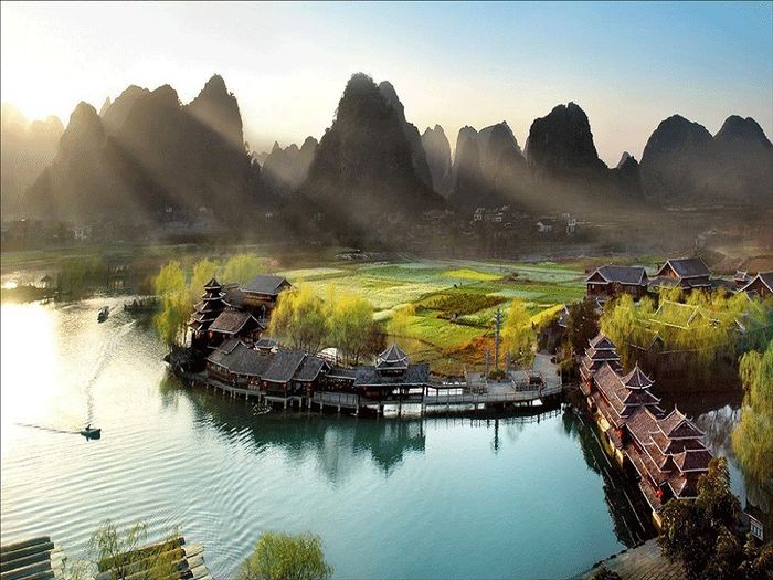 Chán ở phố, hai vợ chồng về quê nhào đất xây nhà như truyện cổ tích