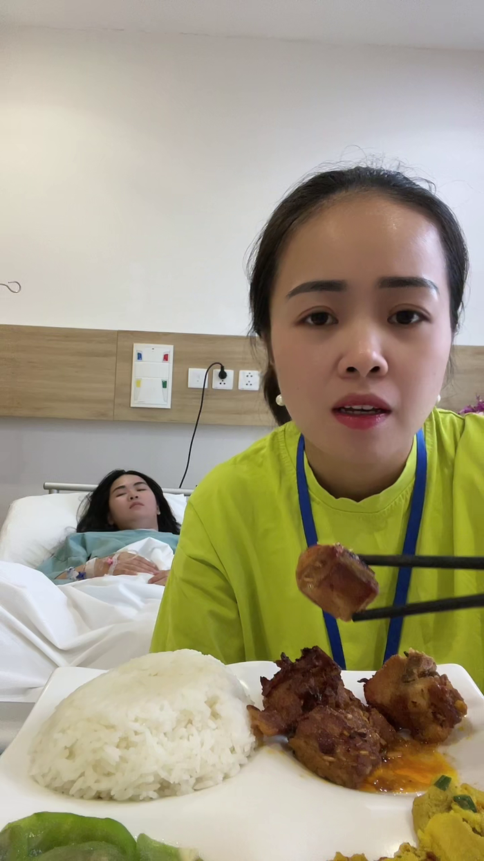 Chị chồng đáng đồng tiền bát gạo: Chăm em dâu ốm, chị ăn toàn đồ ngon