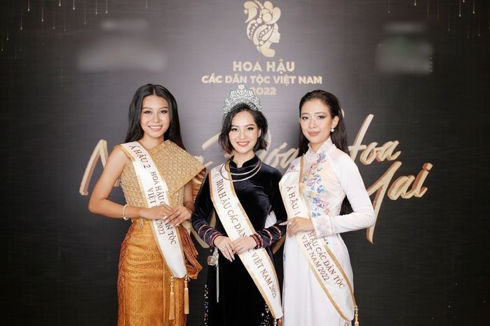 Chưa có trong tiền lệ sắc đẹp Việt Nam: Á hậu 2 đi thi trước Hoa hậu