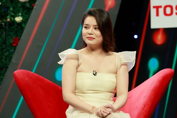Cô gái Gen Z mang cam kết hẹn hò lên show truyền hình