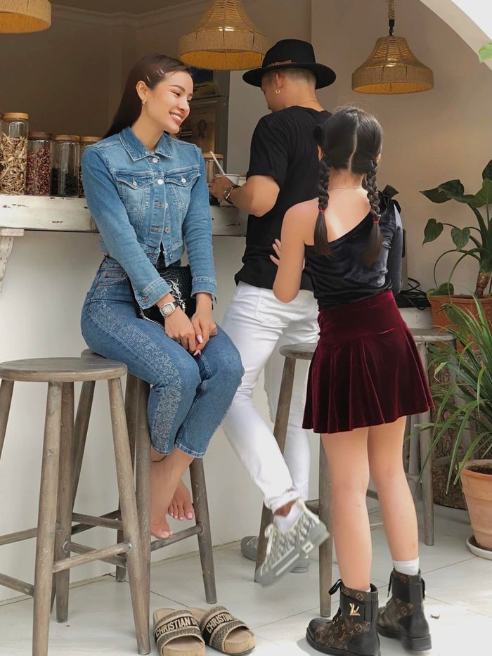 Có mẹ chăm chút: con gái 9 tuổi của Phương Trinh Jolie mặc gì cũng đẹp