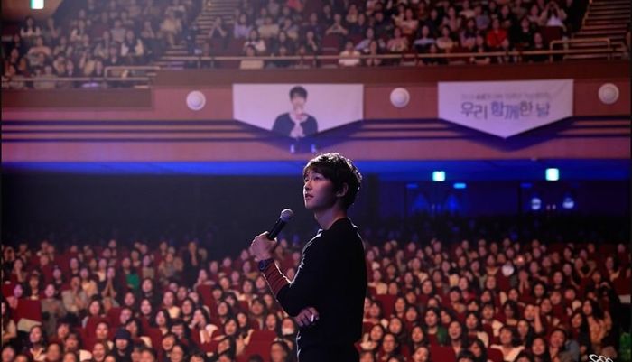 Khi công khai hẹn hò: Diễn viên được ủng hộ, idol Kpop bị chỉ trích