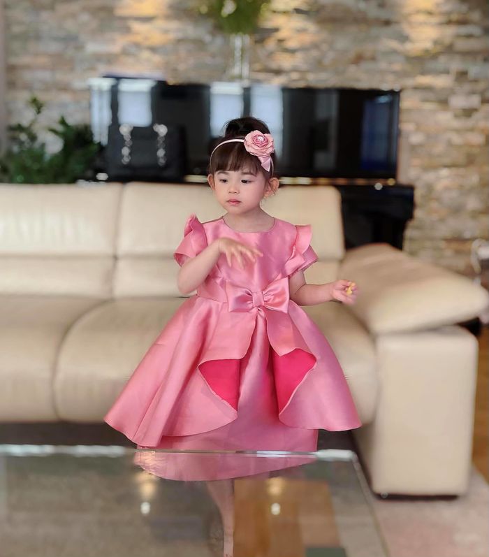 Cuộc sống hiện tại của Mai Hồ: hai nhóc tỳ ngày càng đáng yêu