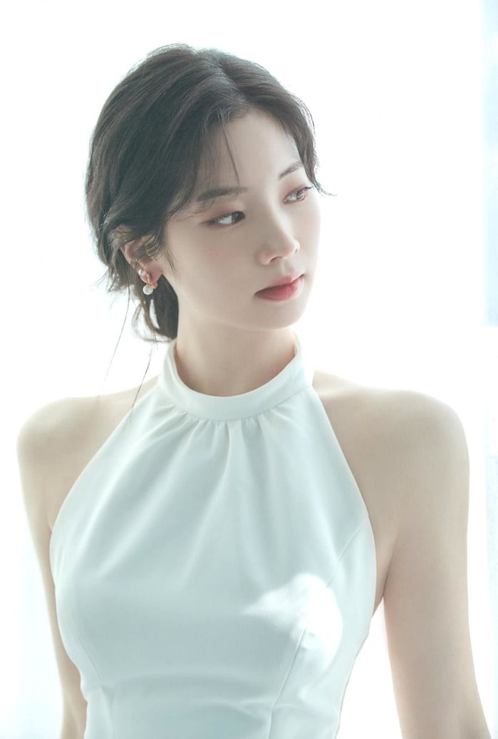 Dahyun phá kén sau 7 năm: Từ ăn mặc an toàn nay khoe toà thiên nhiên
