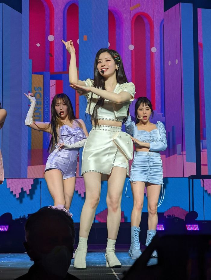 Dahyun phá kén sau 7 năm: Từ ăn mặc an toàn nay khoe toà thiên nhiên
