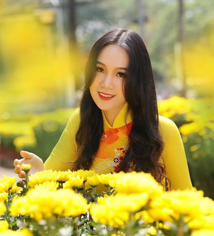 Gái rượu xịn của sao Việt: Ái nữ Trương Ngọc Ánh, Quyền Linh đẹp mê