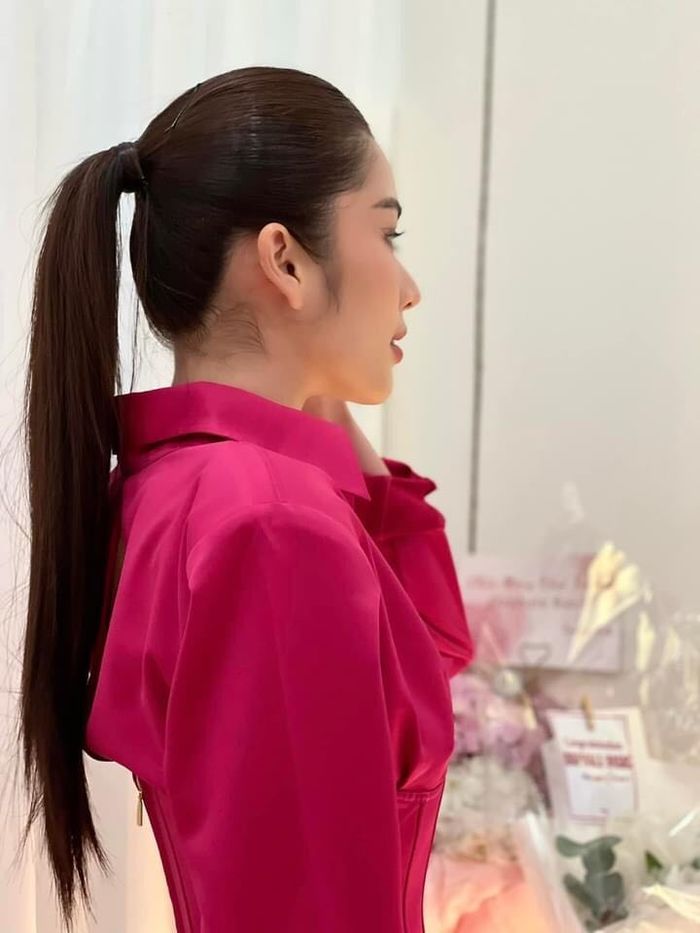 Dàn mỹ nhân đến chúc mừng Thảo Nhi: Nhìn qua ngỡ Thủy Tiên là chủ shop