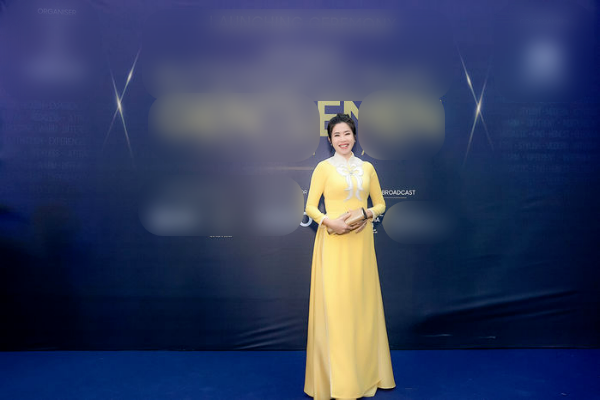 Dàn sao Việt đổ bộ thảm đỏ: MC Thanh Thanh Huyền đẹp như tiên nữ