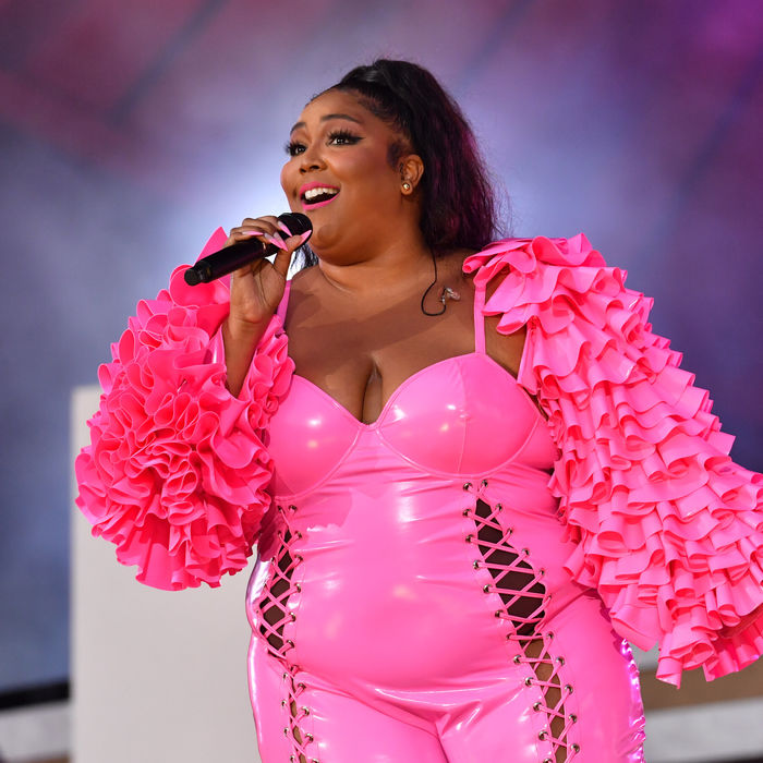 Dàn sao US-UK là fan cứng của BTS: Cardi B, Halsey đúng chuẩn ARMY