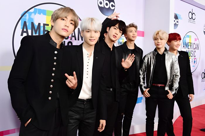 Dàn sao US-UK là fan cứng của BTS: Cardi B, Halsey đúng chuẩn ARMY