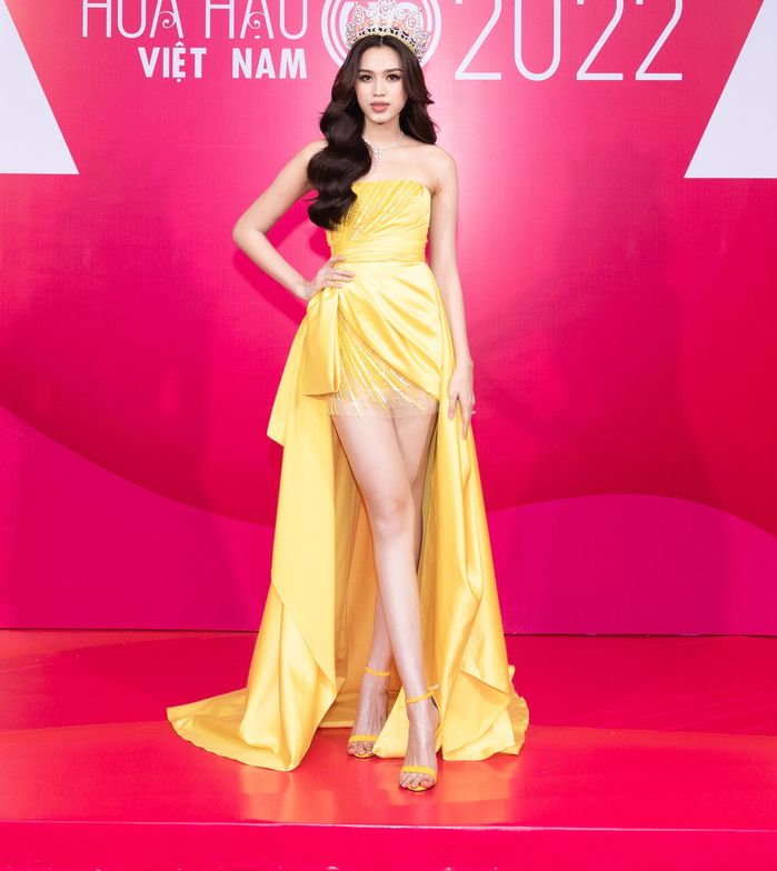 Đi sự kiện, Thùy Tiên giật spotlight dàn mỹ nhân bởi bộ cánh chói lọi