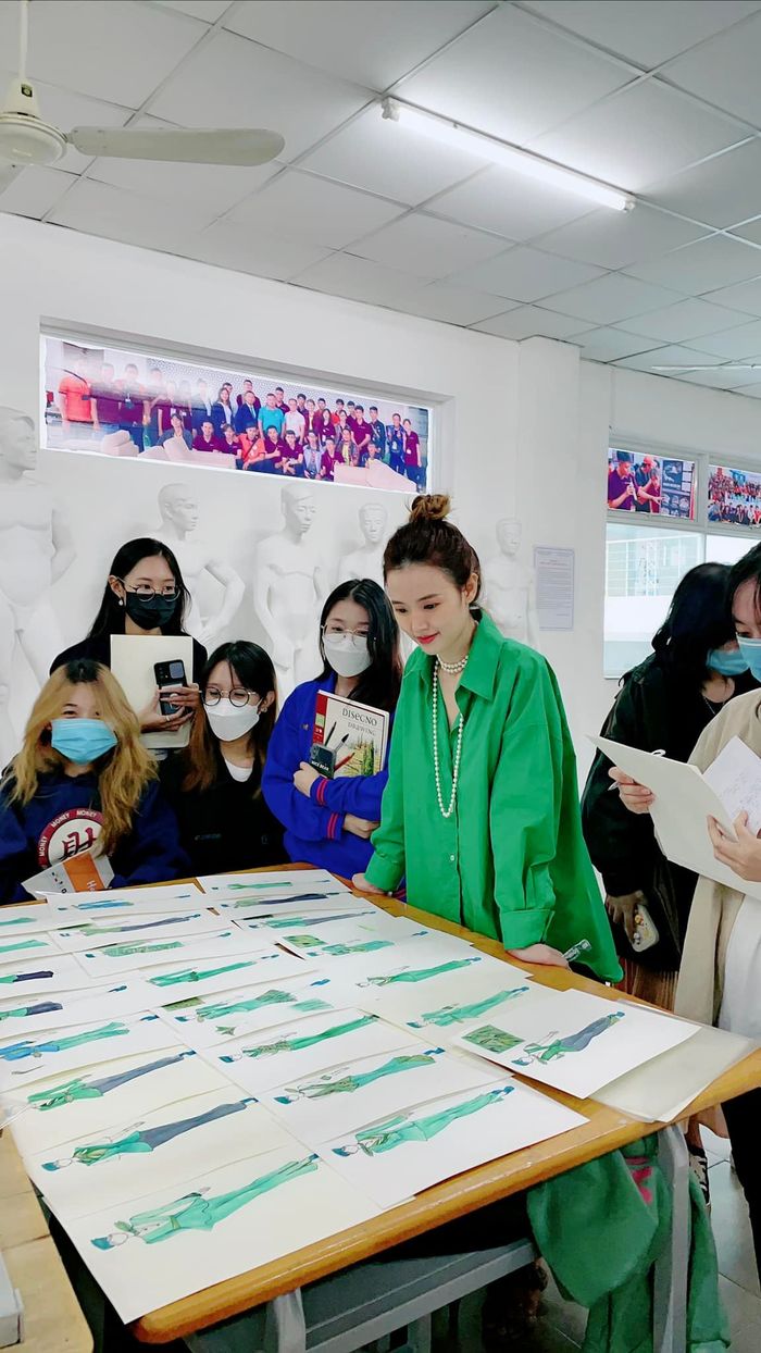 Điểm thi đại học của dàn sao Việt: Midu vừa là Thủ khoa vừa là Á khoa