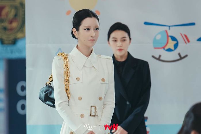 Điên nữ Seo Ye Ji trở lại màn ảnh: Đỉnh nhất vẫn là vòng eo con kiến