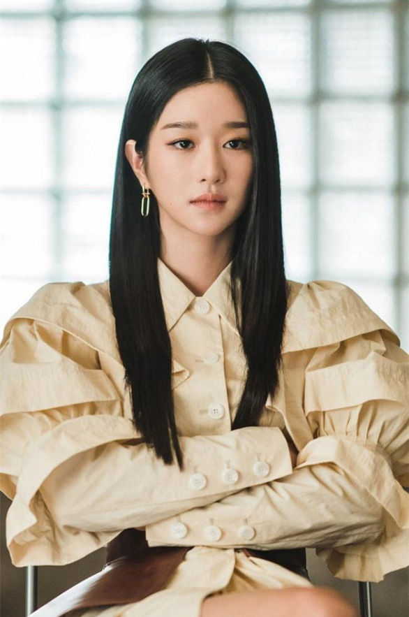 Điên nữ Seo Ye Ji trở lại màn ảnh: Đỉnh nhất vẫn là vòng eo con kiến