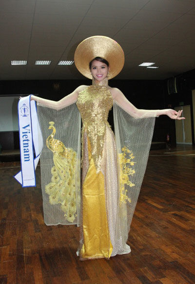 Đọ quốc phục của đại diện Việt Nam tại Hoa hậu Siêu quốc gia