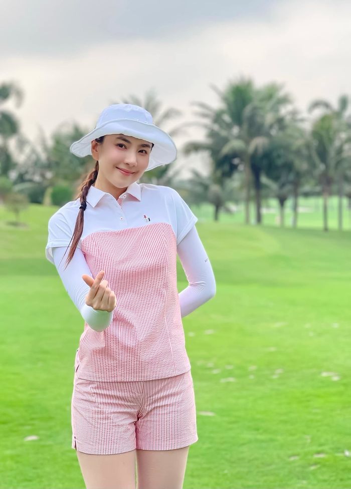 Đọ thời trang sân golf dàn mỹ nhân VTV: MC Thu Hoài không trùng lặp